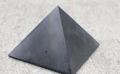 Shungite Pyramid (LARGE) Healing Crystal - 229g 70MM