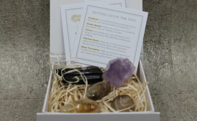 'LETTING GO OF THE PAST' Gift Box - Healing Crystal Box Set