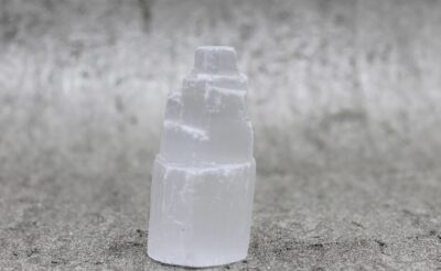 Selenite Tower (MEDIUM) - 100MM