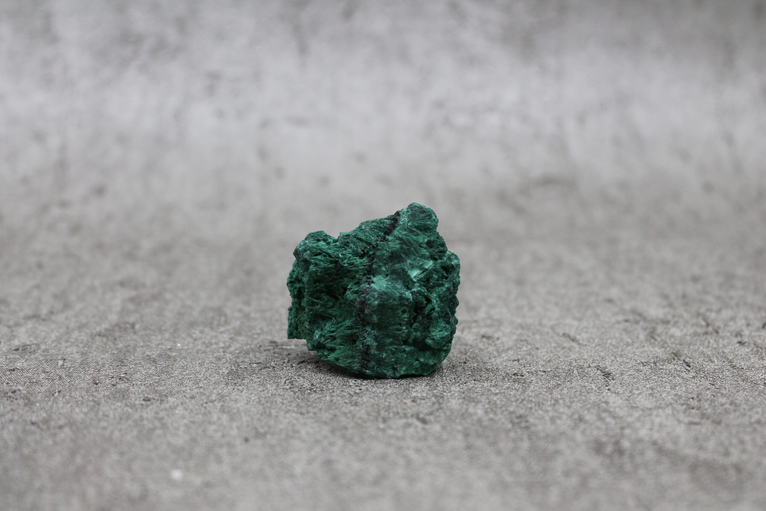 Malachite Fibrous Rough Specimen - Healing Crystal 29g - Image 2