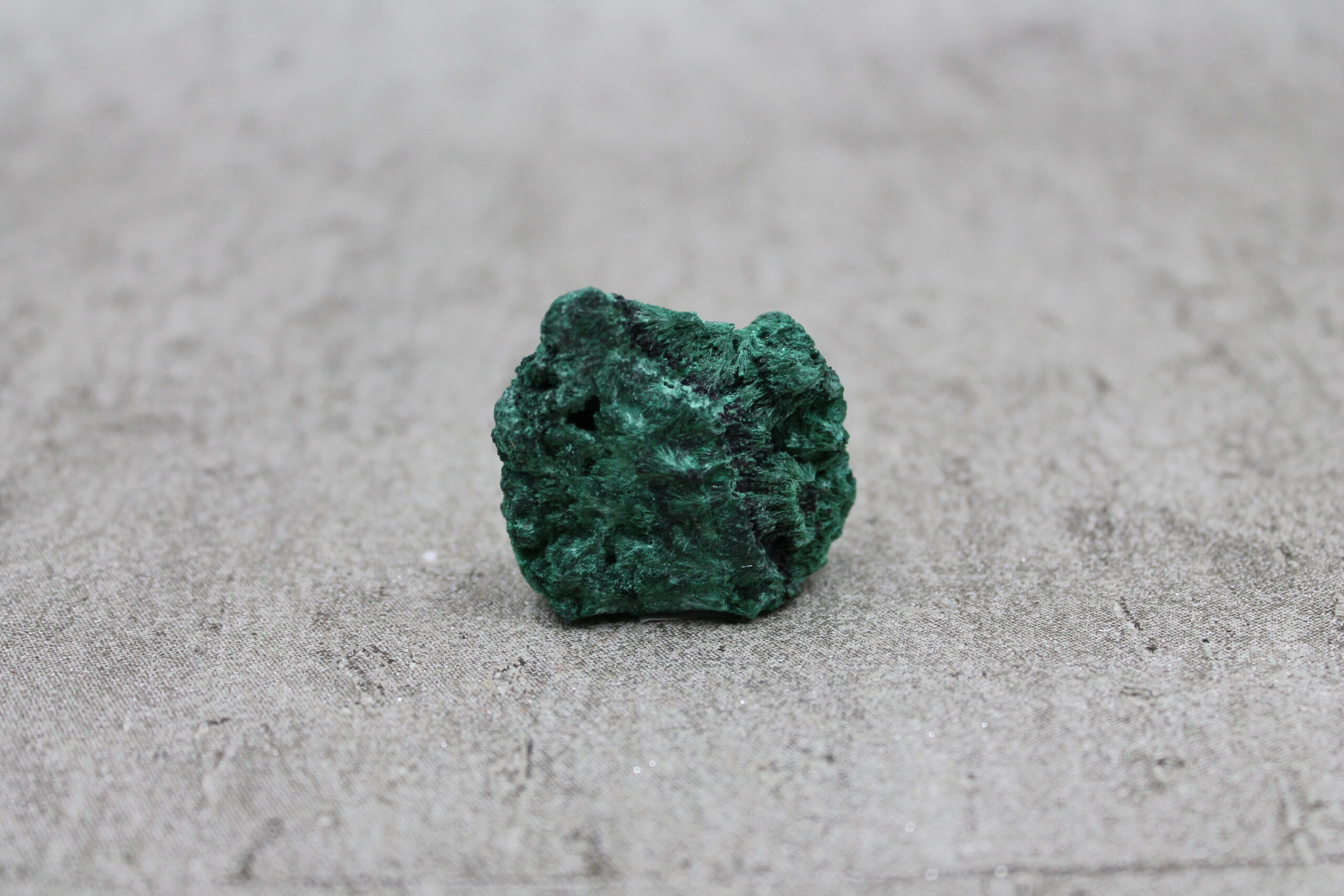 Malachite Fibrous Rough Specimen - Healing Crystal 29g - Image 3