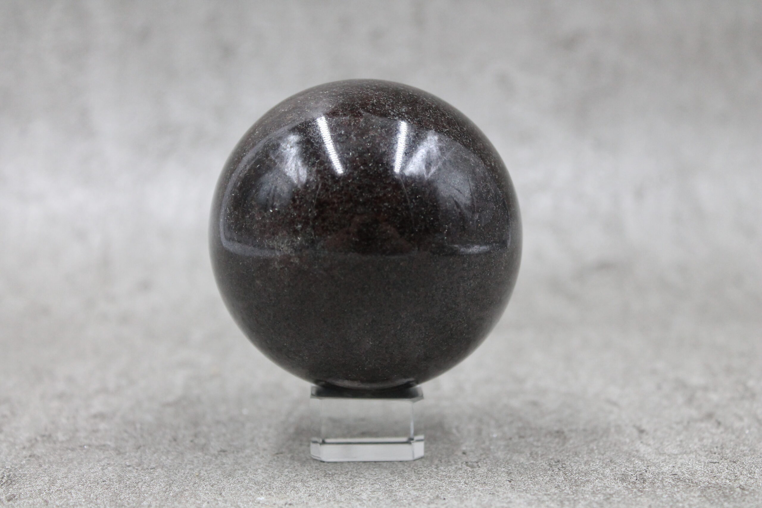 Garnet Sphere (MEDIUM) Healing Crystals - 574g 70MM