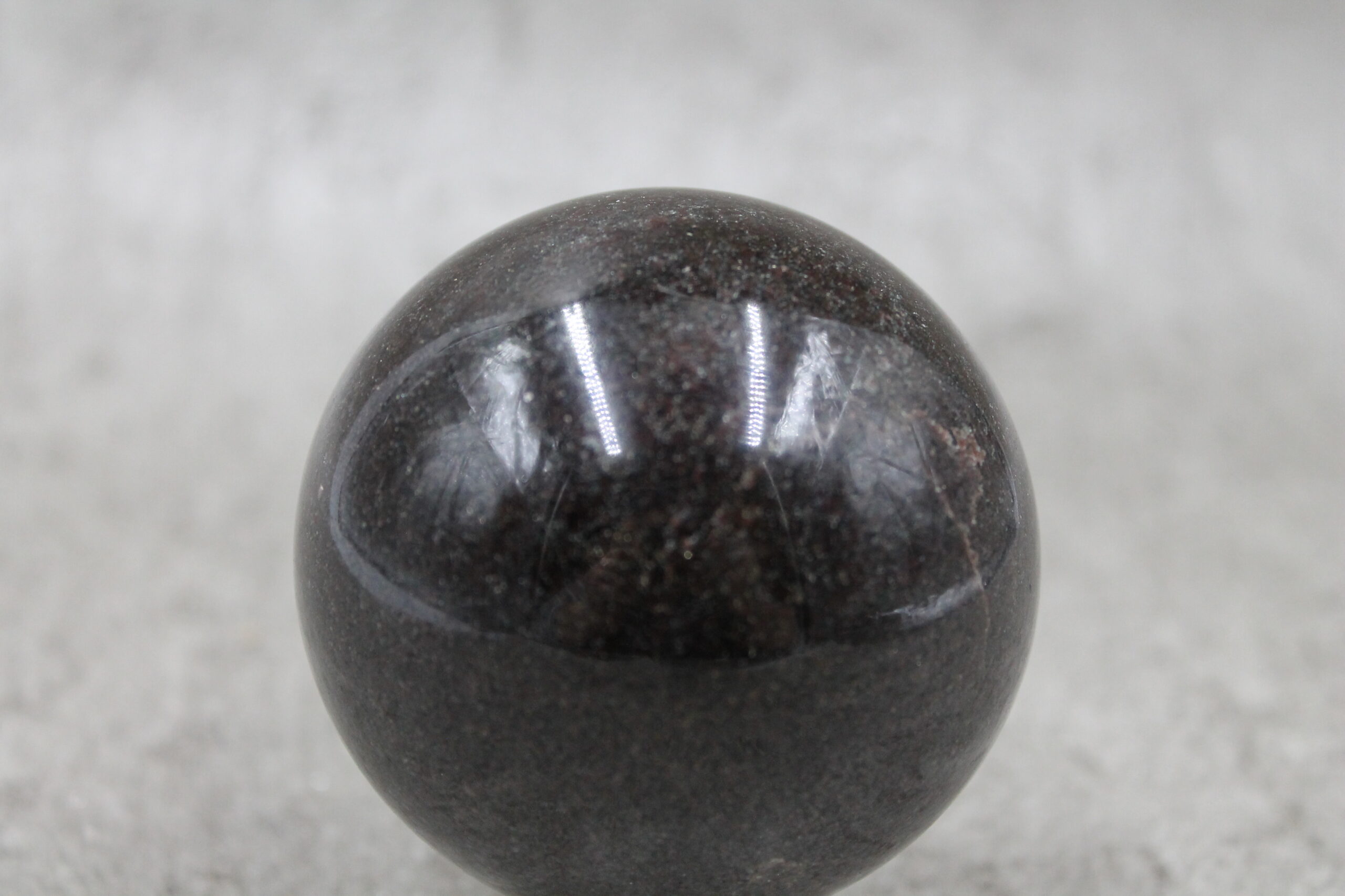 Garnet Sphere (MEDIUM) Healing Crystals - 574g 70MM - Image 3