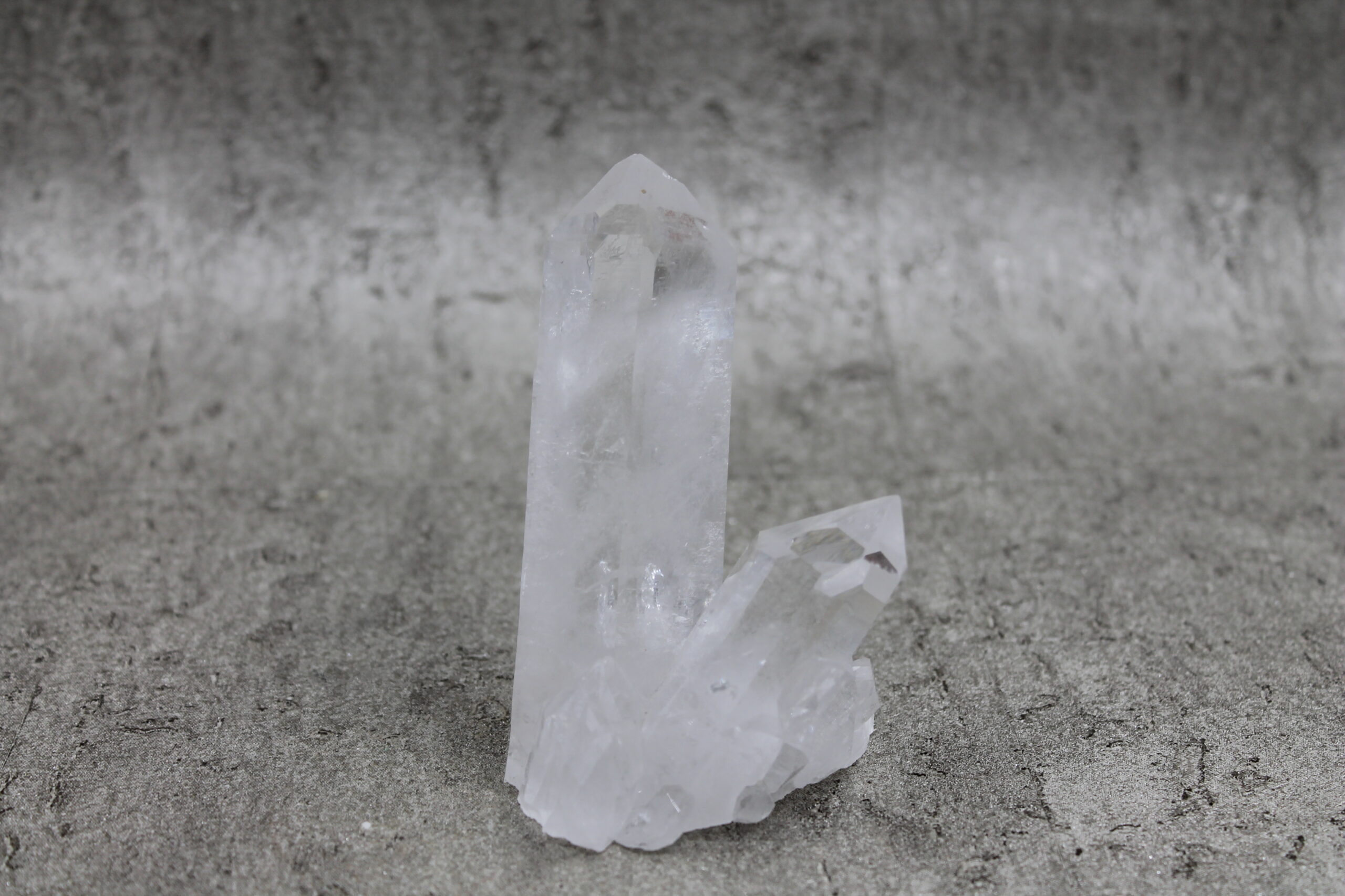 Quartz Cluster Healing Crystal (7) - 291g 60MM x 30MM x 90MM - Image 2