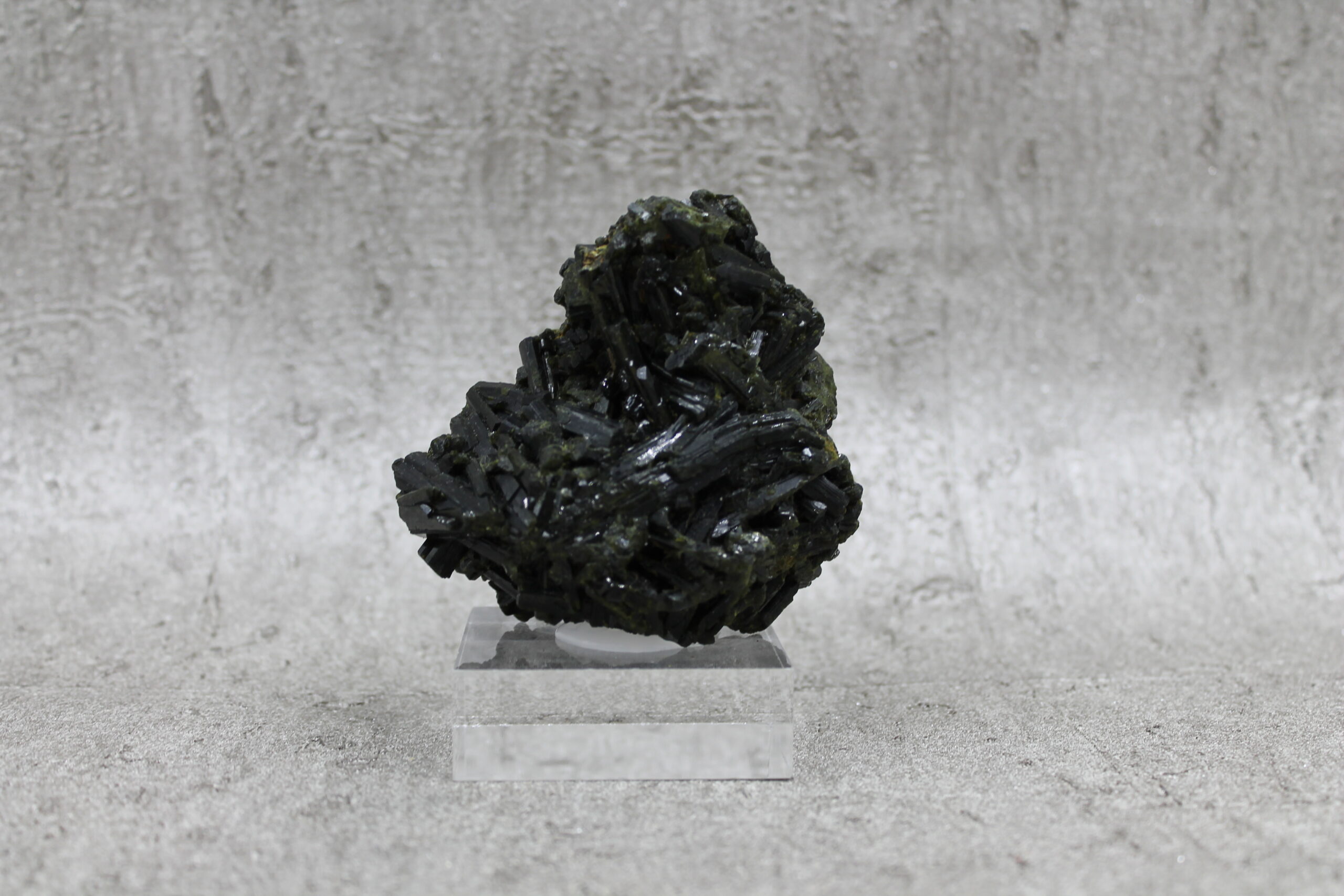 Epidote Crystal Cluster (Natural) Healing Crystal - 407g 85MM x 85MM - Image 2
