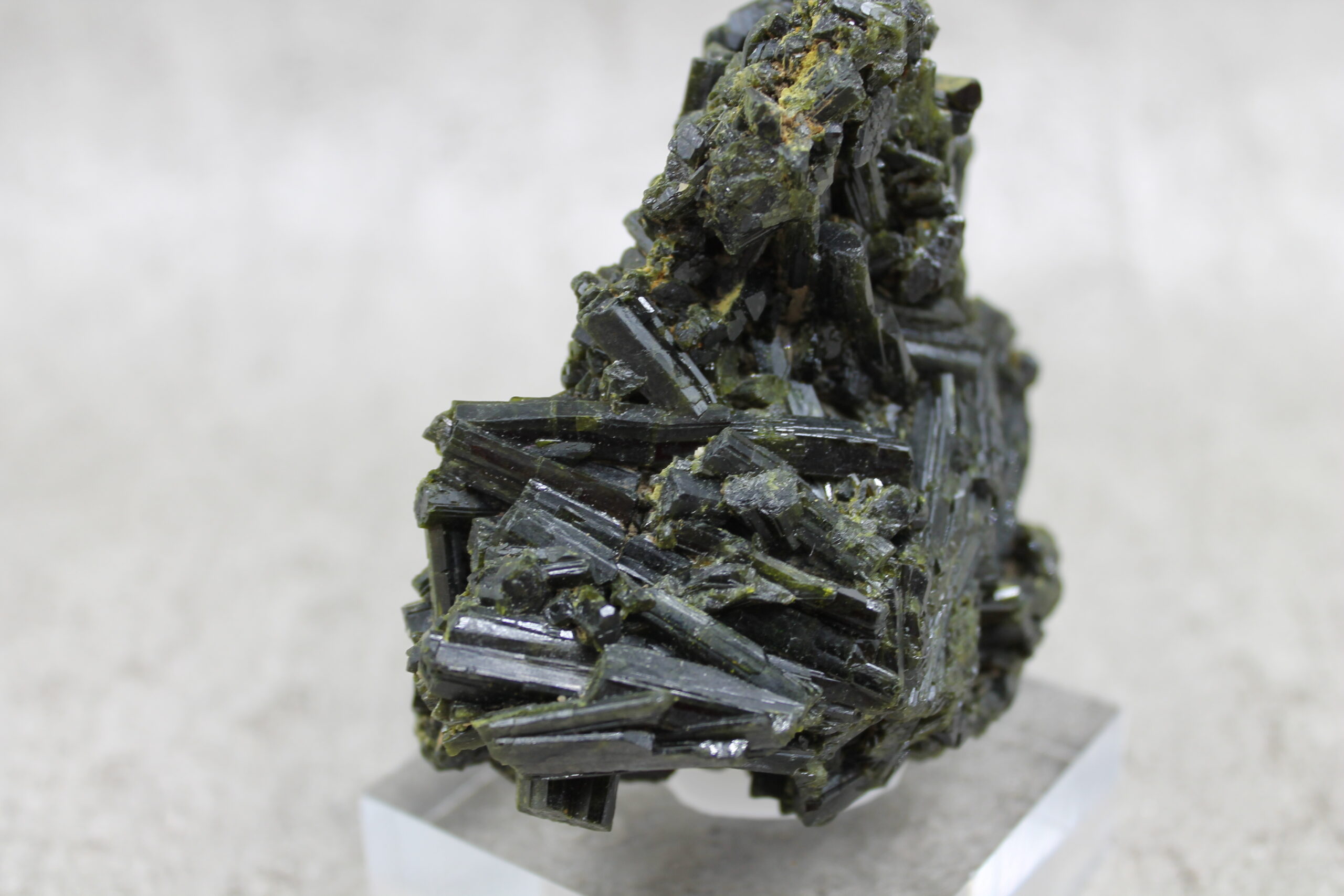 Epidote Crystal Cluster (Natural) Healing Crystal - 407g 85MM x 85MM