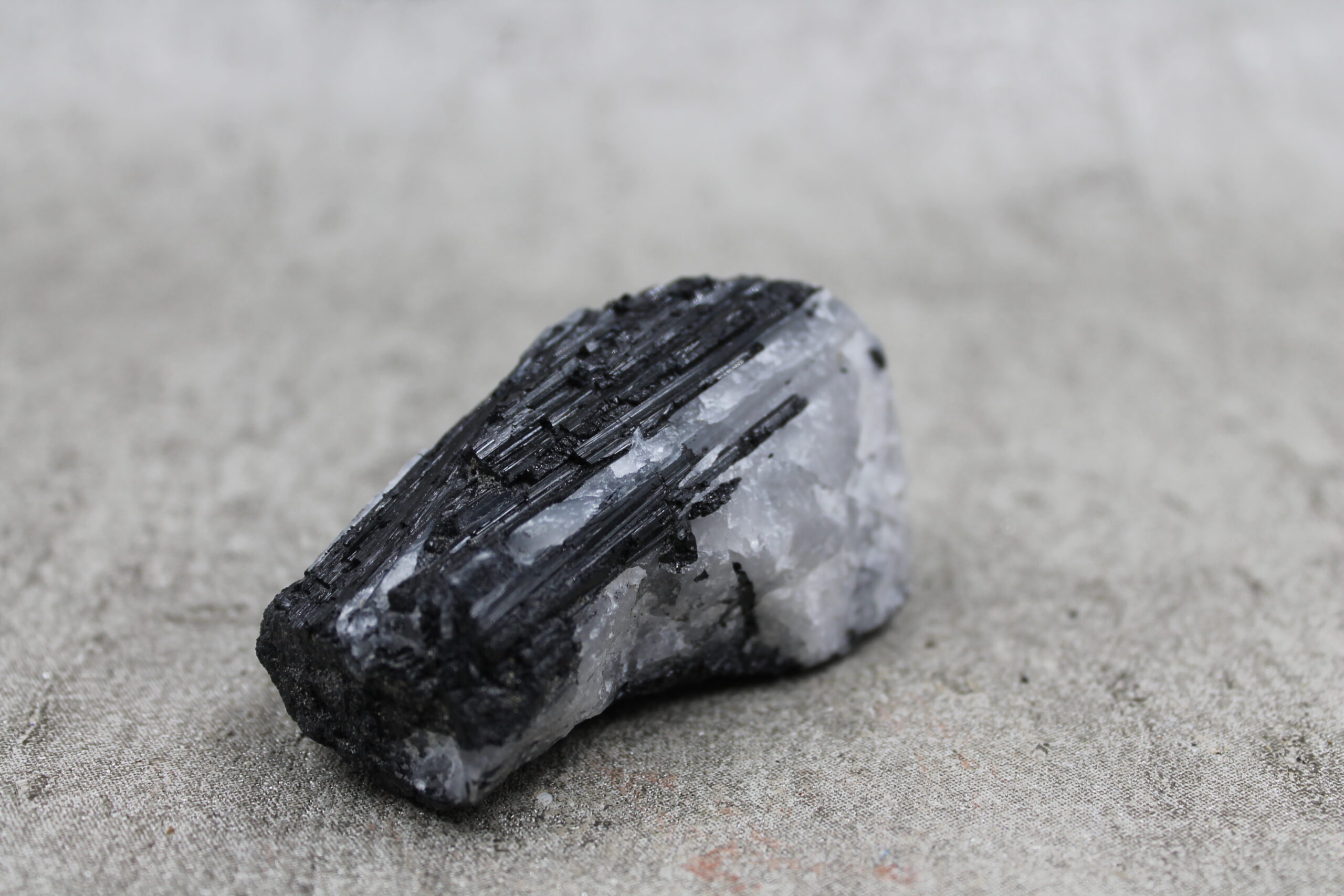 Black Tourmaline in Quartz Specimen Healing Crystal - 165g 50MM