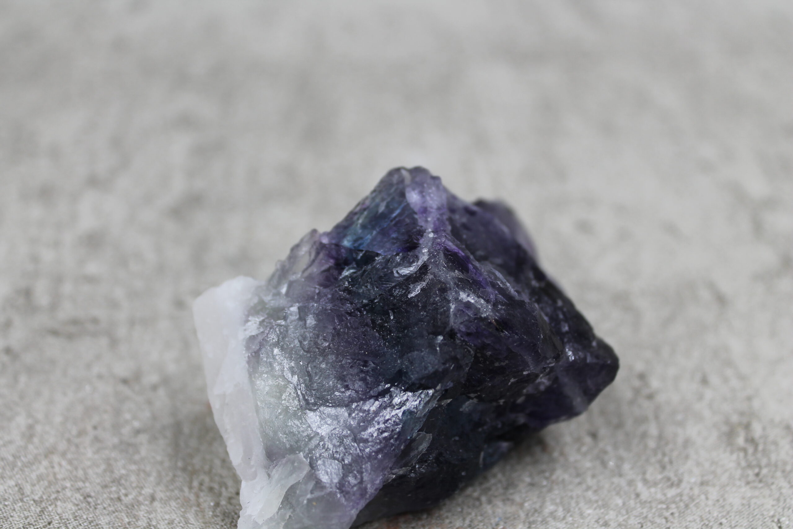 Purple Fluorite Specimen Healing Crystal - 166g 60MM x 45MM - Image 3