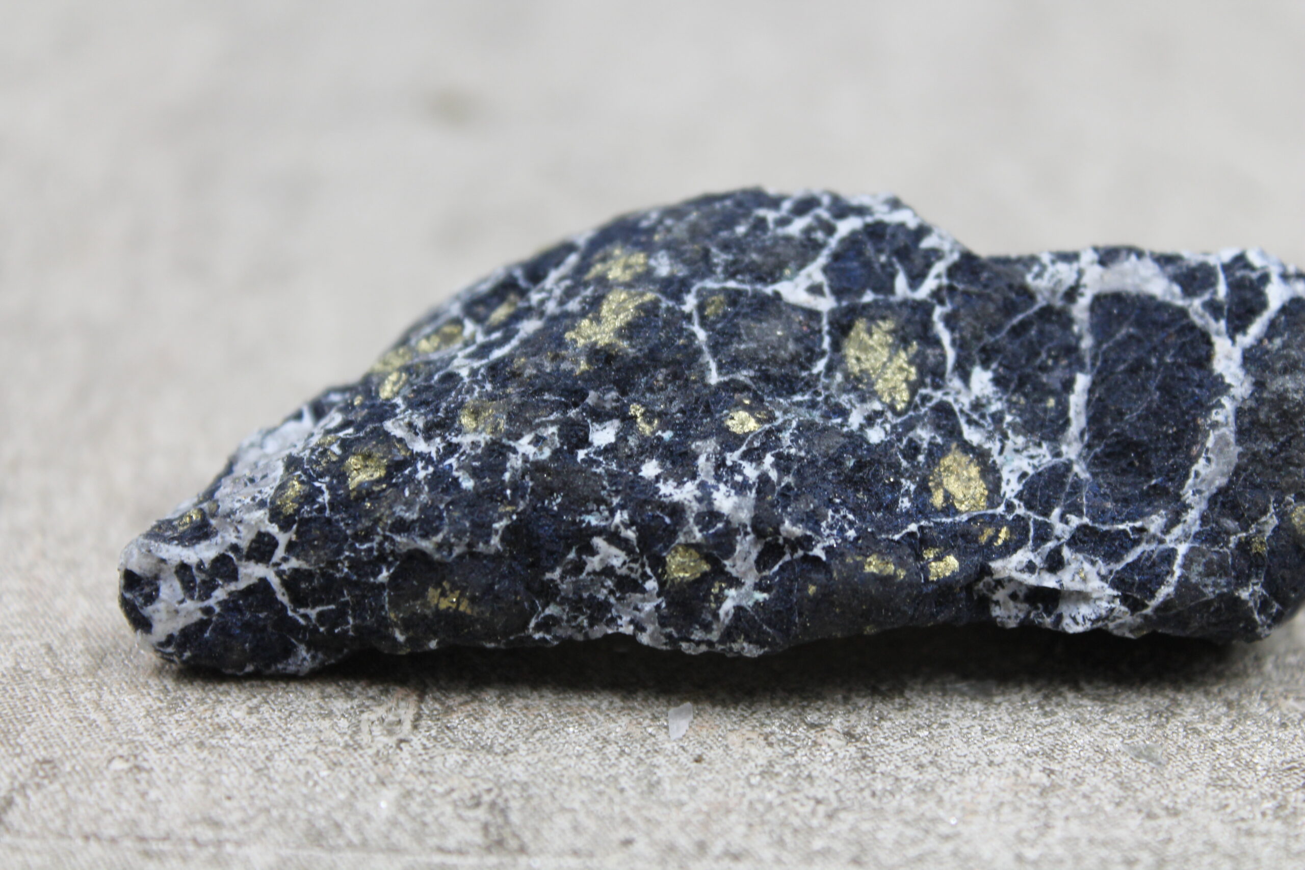 Covellite Rough Specimen Crystal - 79g 85MM - Image 3