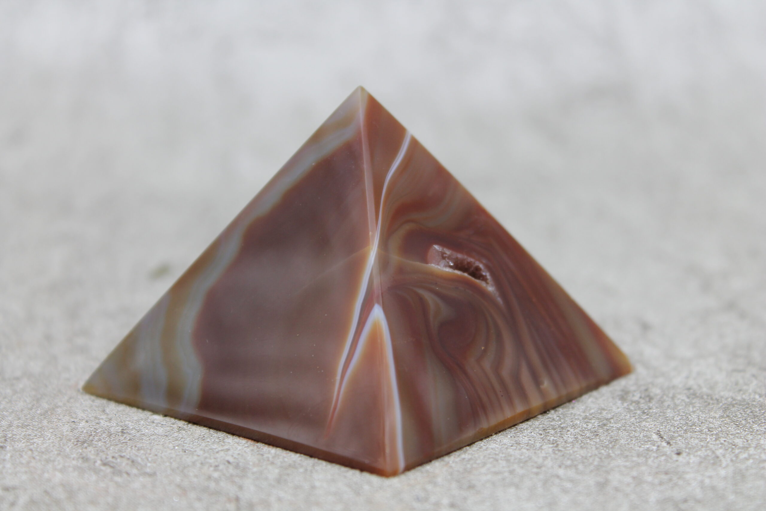Sardonyx Pyramid With Druzy Healing Crystal - 179g 65MM - Image 3