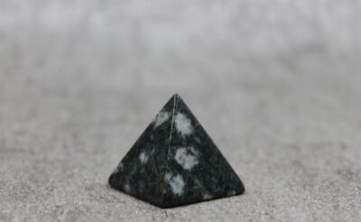 Preseli Bluestone Pyramid (SMALL) - (3) - 34g 30MM