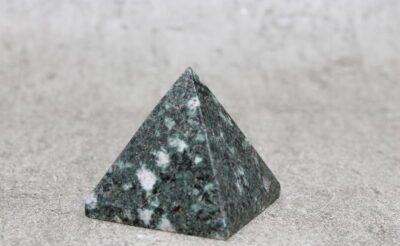 Preseli Bluestone Pyramid (LARGE) - (1) - 146g 50MM