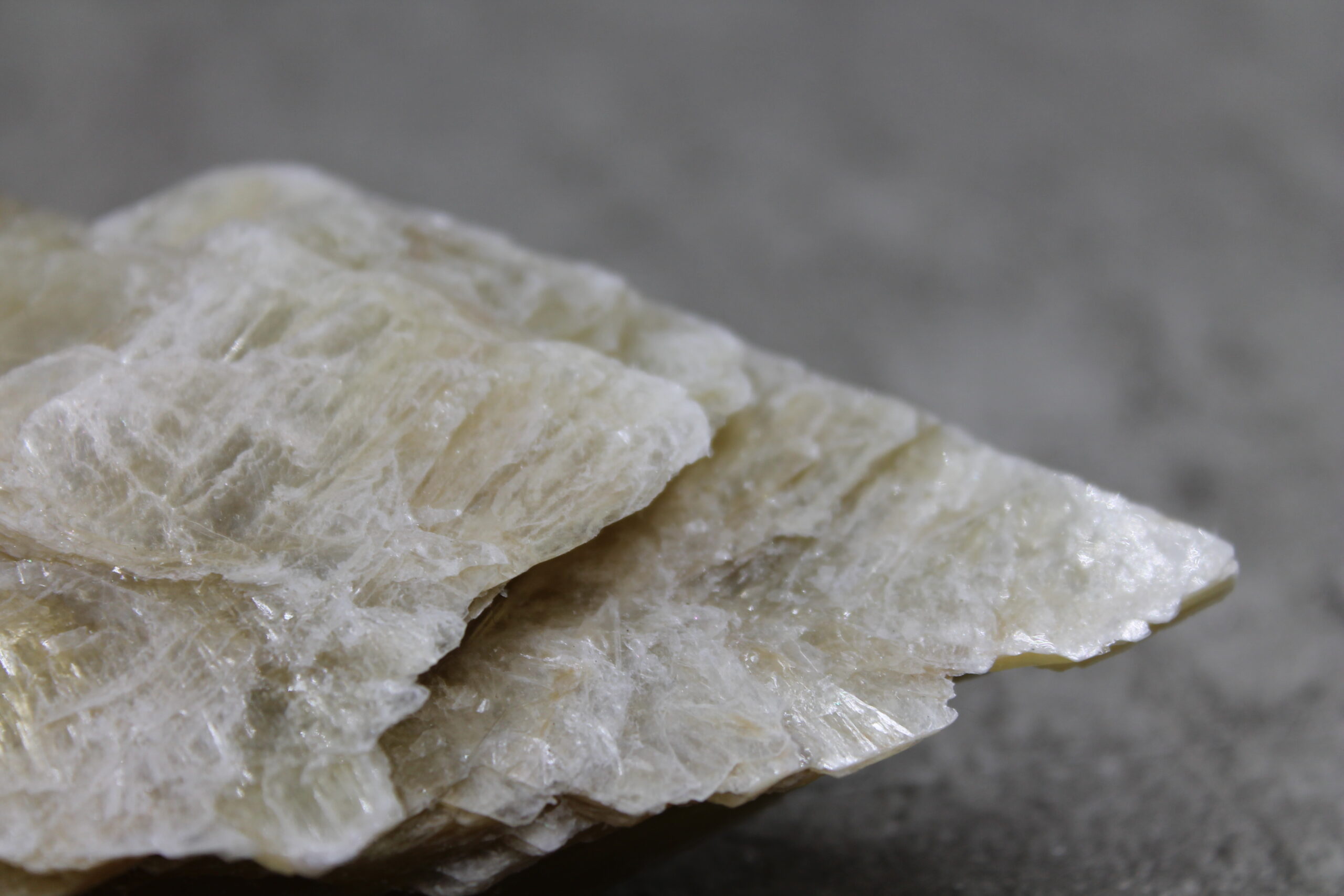 Muscovite Mica Specimen Healing Crystal - 386g 160MM - Image 3